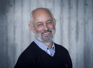 *Henrik Arbo-Bähr, administrativ leder*<br>
Tlf. 49 17 60 11<br>
ab@eg-gym.dk