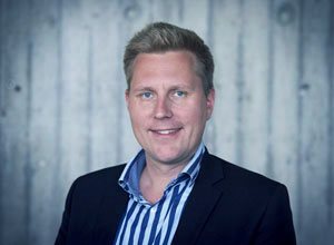 *Lars Høyer Holmqvist*<br>
Tlf. 49 17 60 25<br>
lh@eg-gym.dk