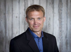 *Henrik B. Bæch, rektor på EG*