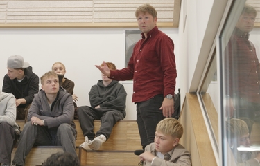 332 Clips - Video 00 20 02 16